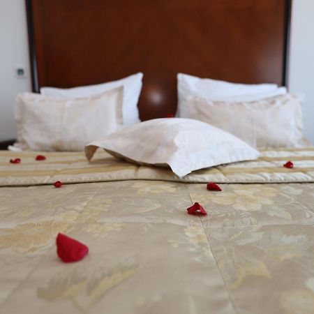 Apart-Hotel Integra Banja Luka Bagian luar foto