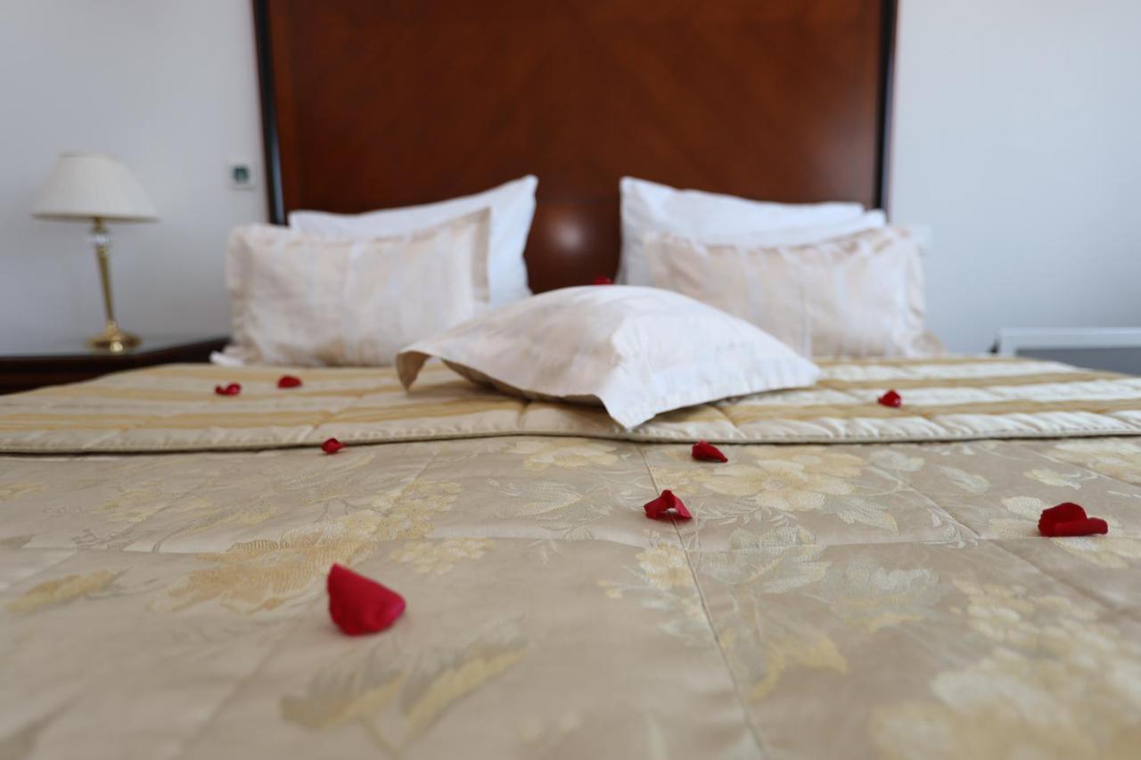 Apart-Hotel Integra Banja Luka Bagian luar foto